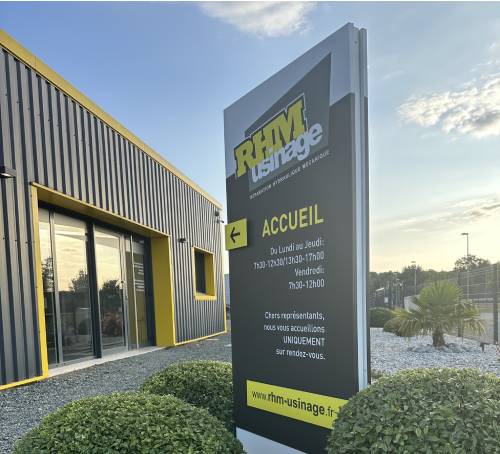 Totem accueil entreprise RHM Usinage.